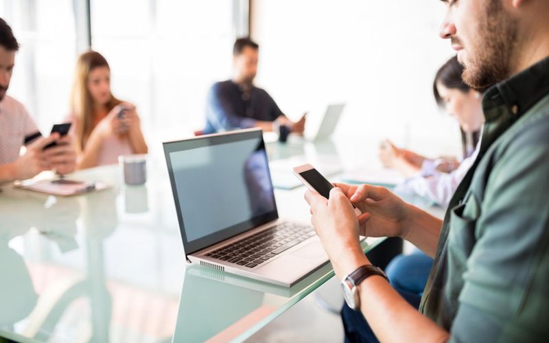 Outsourcing de notebooks: como funciona e quando vale a pena para empresas?